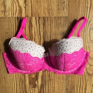 Victoria’s Secret bra 36D